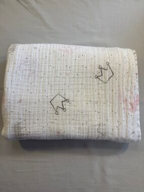 🐥 Perlim PinPin - Muslin Baby Blanket with Crown Motif